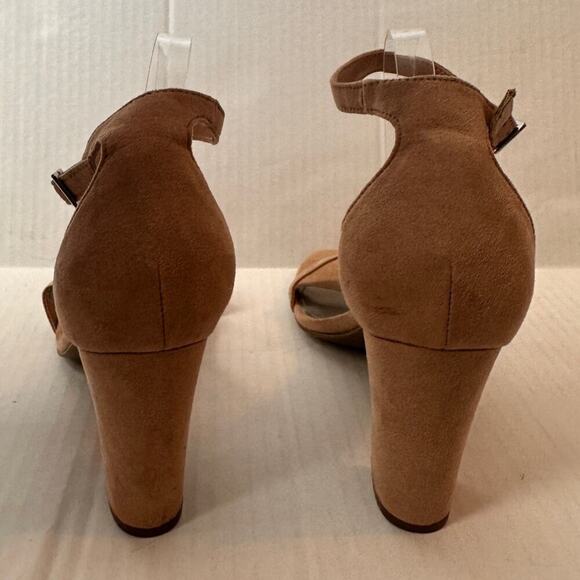 Size 11 Suede Brown Tan Nude Block Heel Slingback Cocktail Sandal Closet Staple - Picture 4 of 9
